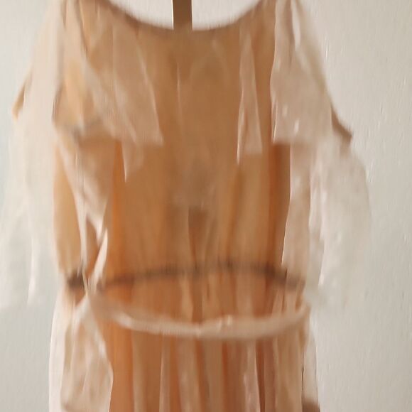 Elegant Cream Midi Dress - Picture 3 of 4